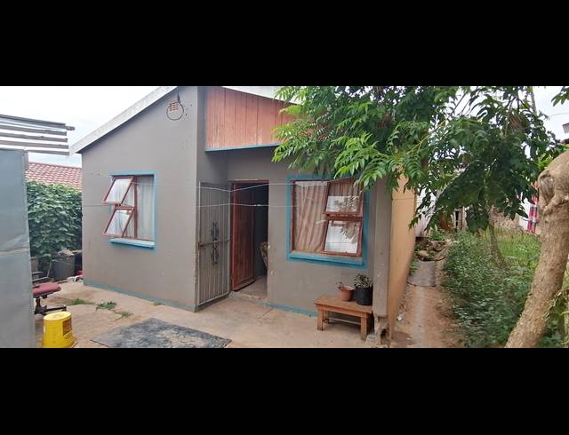2 BEDROOM HOUSE FOR SALE IN MCNAUGHTON